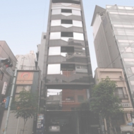 8階建てのビル